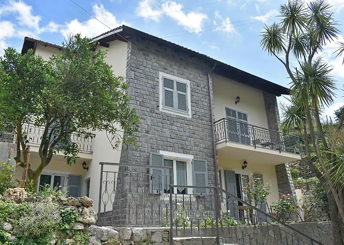 Castelli In AriaAlbergo